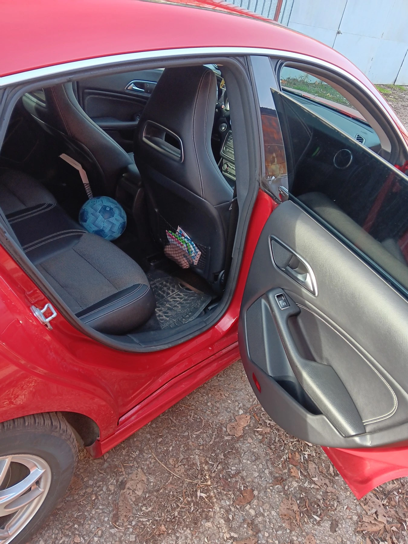 Mercedes-Benz CLA 220, снимка 4 - Автомобили и джипове - 53759503