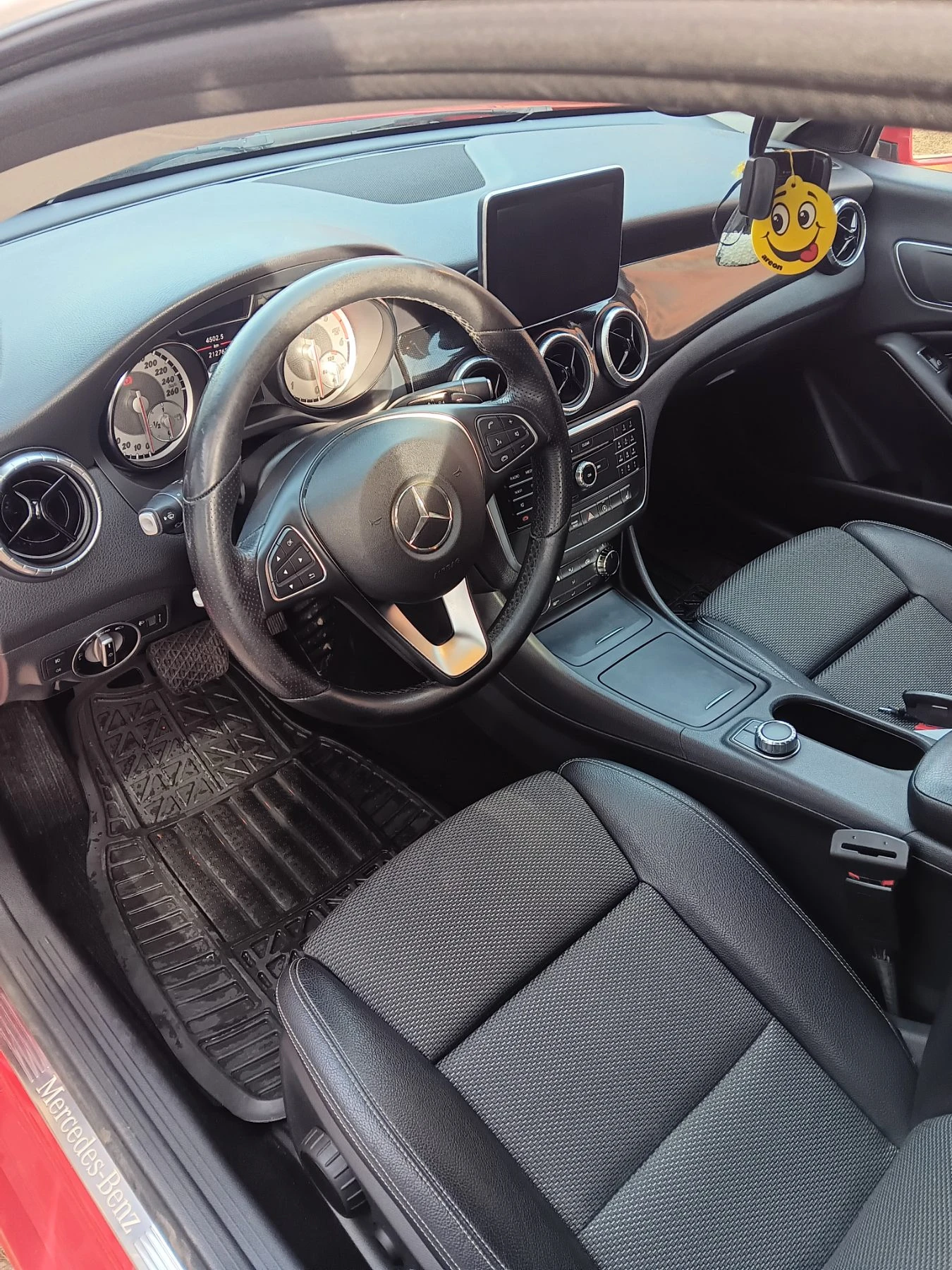 Mercedes-Benz CLA 220, снимка 3 - Автомобили и джипове - 53759503