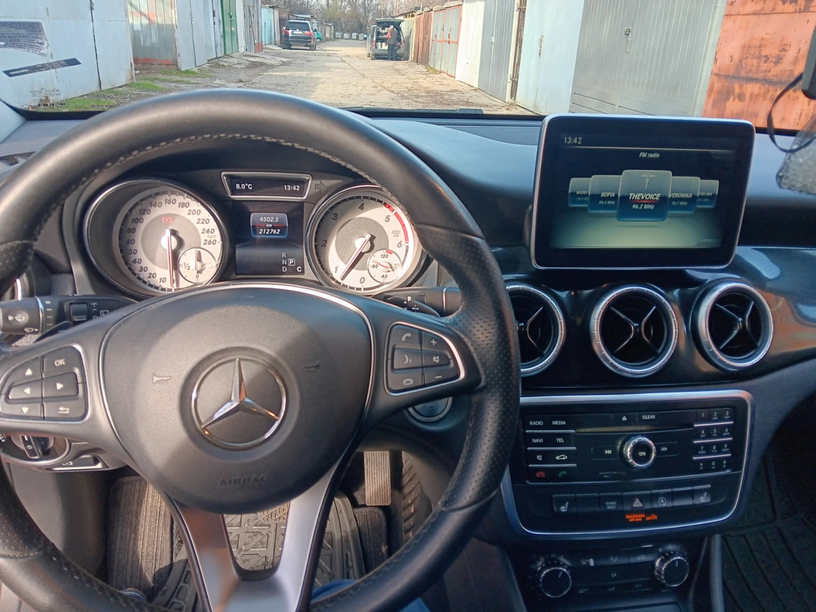 Mercedes-Benz CLA 220, снимка 2 - Автомобили и джипове - 53759503