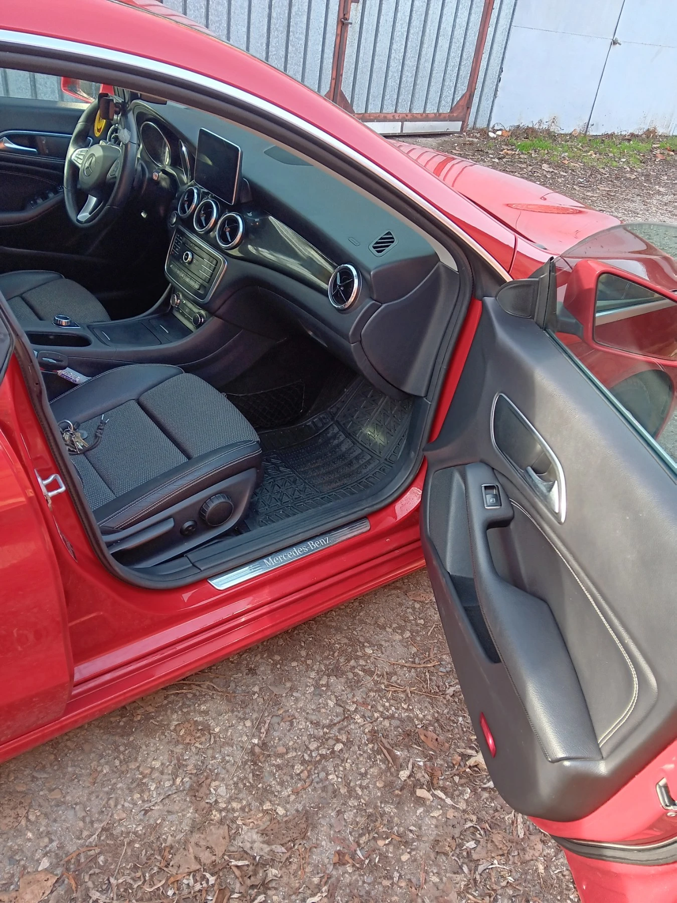 Mercedes-Benz CLA 220, снимка 9 - Автомобили и джипове - 53759503