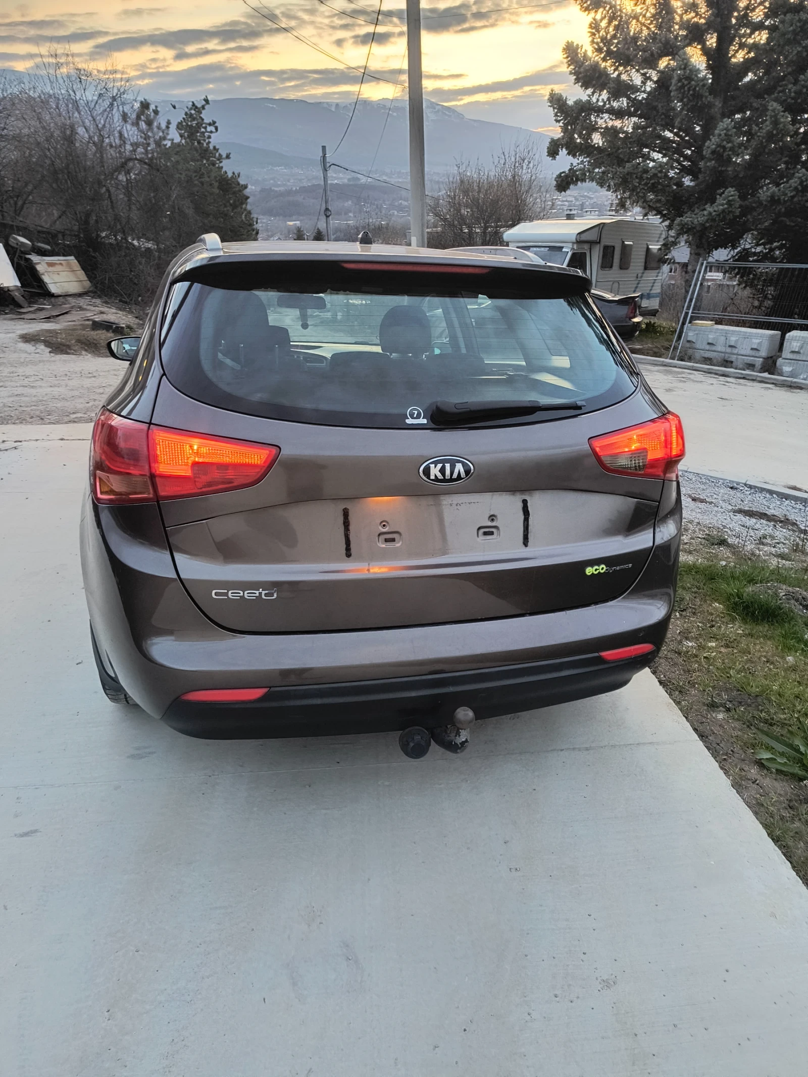Kia Ceed 1.6 CRDI eco dynamics, снимка 8 - Автомобили и джипове - 53978213