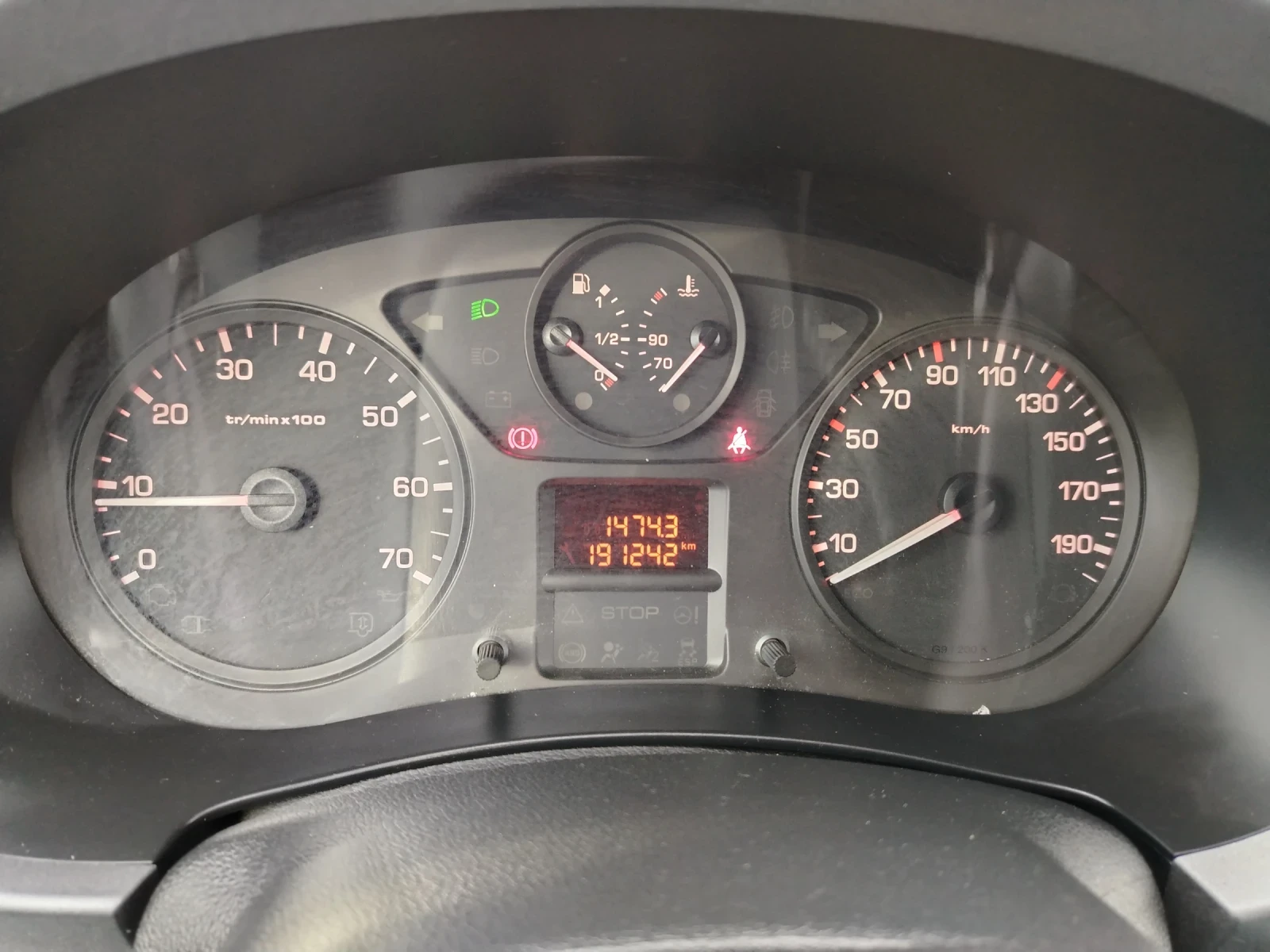 Citroen Berlingo 1.6 HDI, снимка 16 - Автомобили и джипове - 53922303