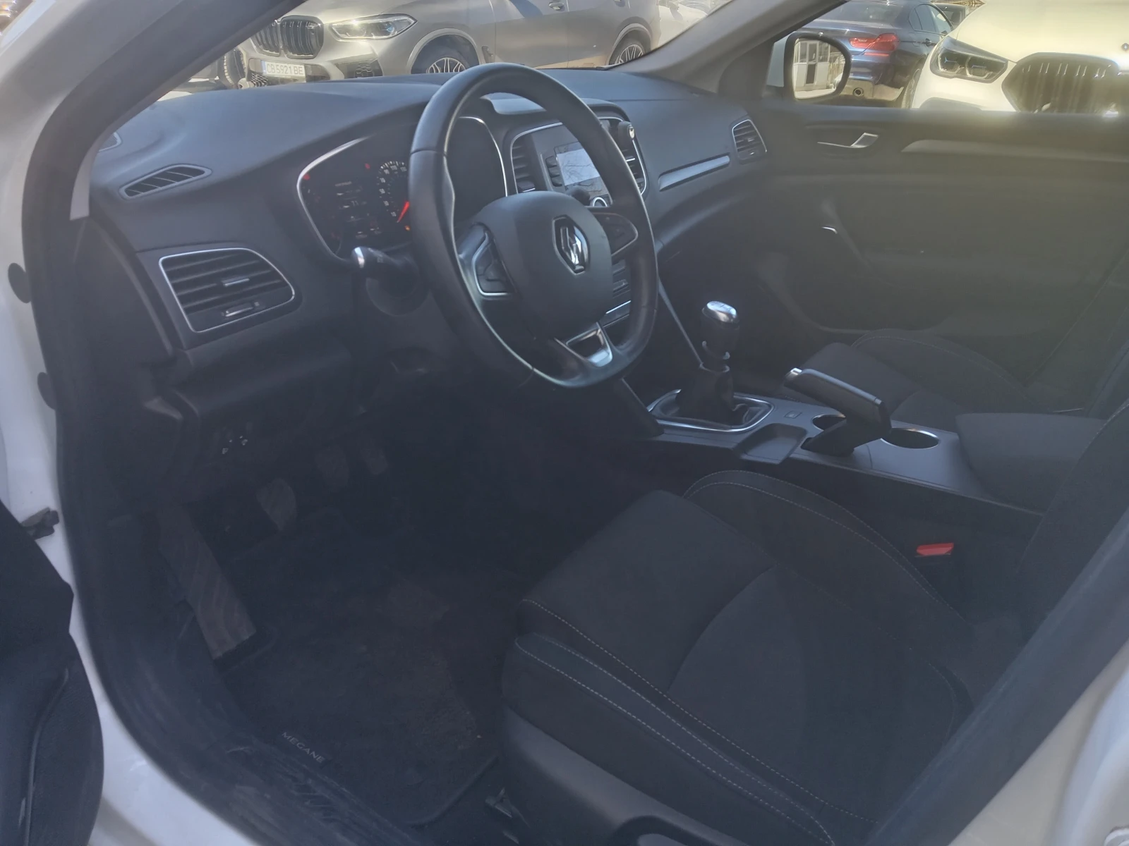 Renault Megane 1.33 Tce 140, снимка 5 - Автомобили и джипове - 54333489