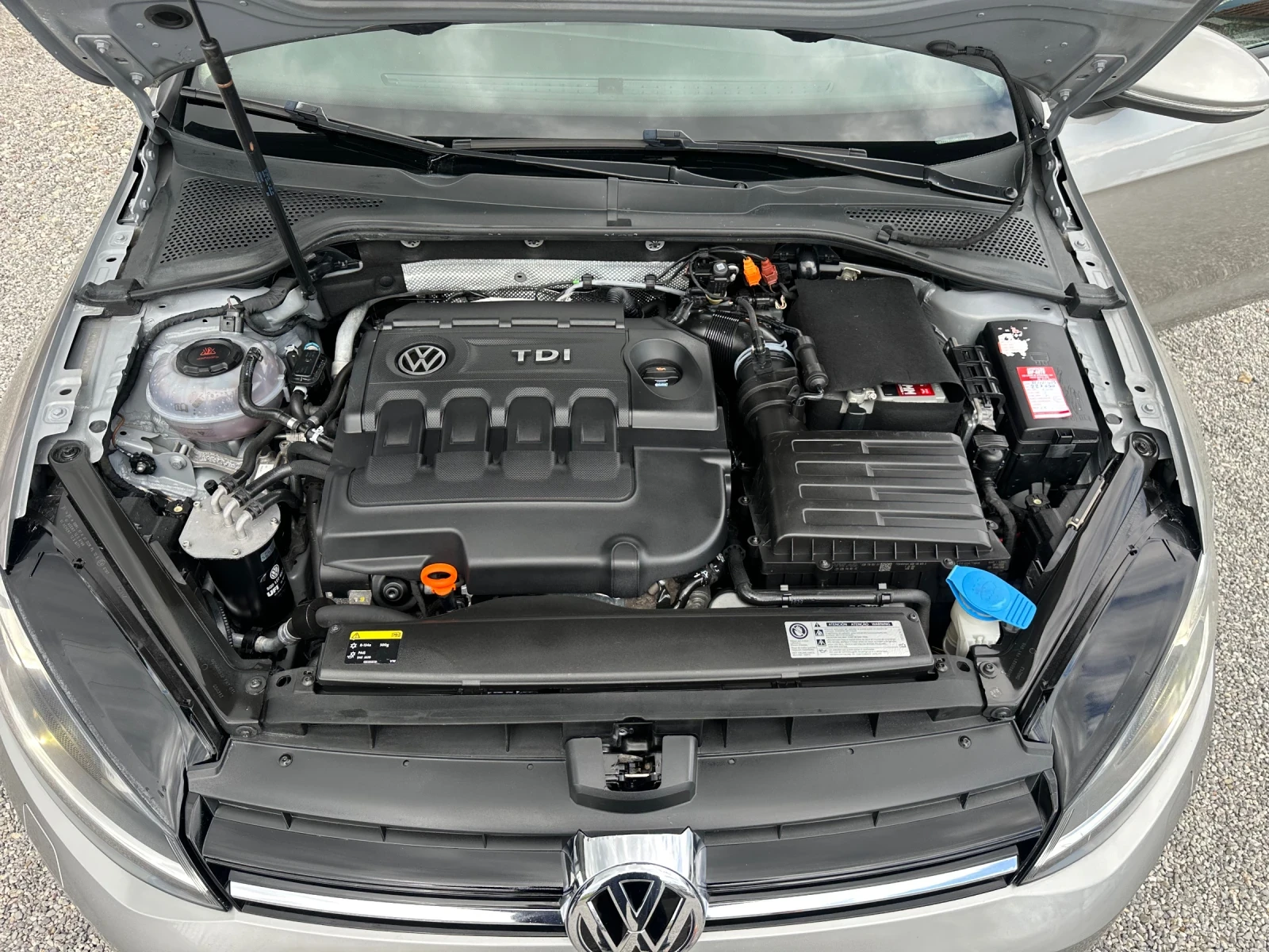 VW Golf 2.0TDI 150ks, снимка 13 - Автомобили и джипове - 54414433