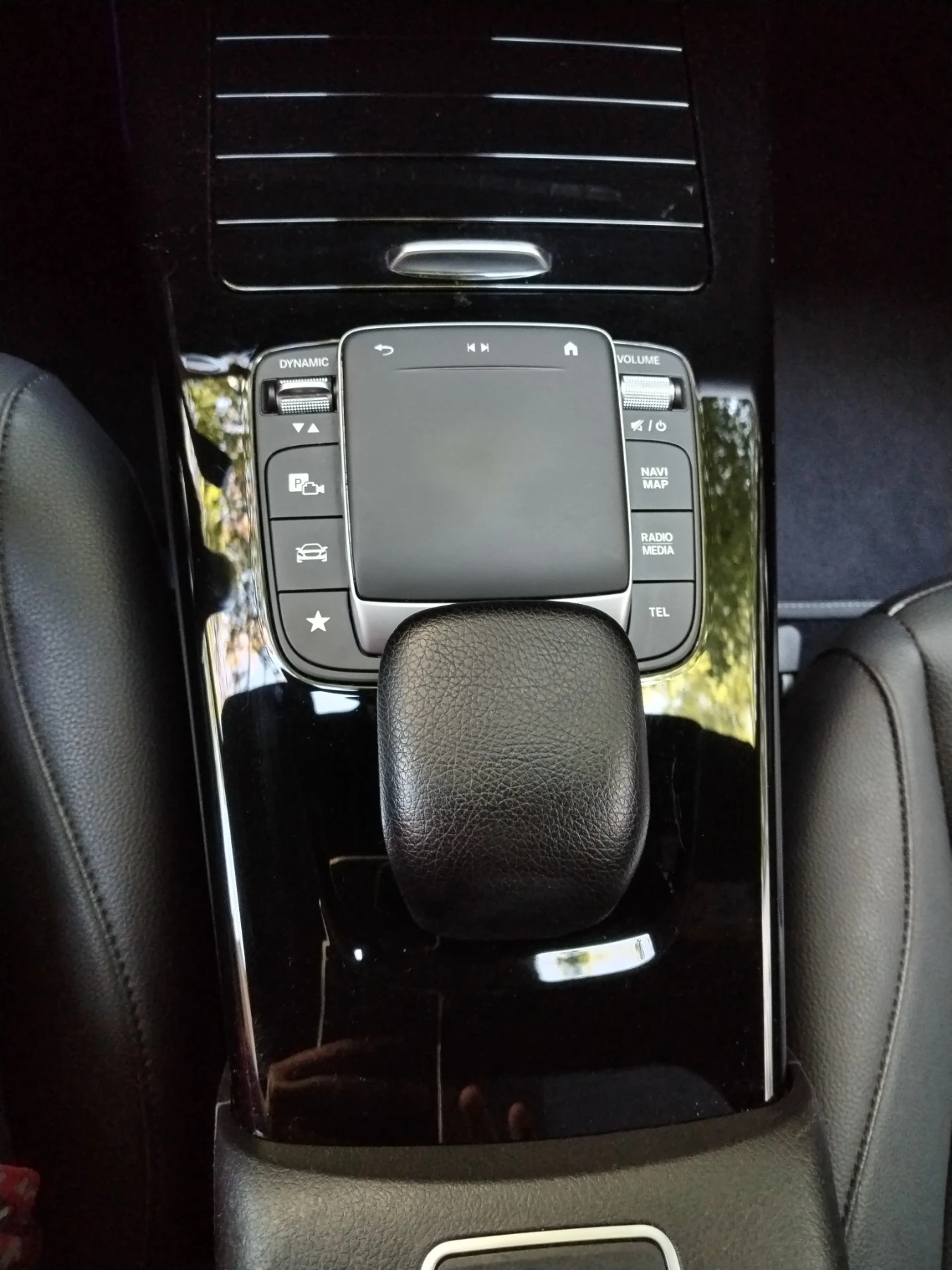 Mercedes-Benz CLA 200, снимка 12 - Автомобили и джипове - 54560869