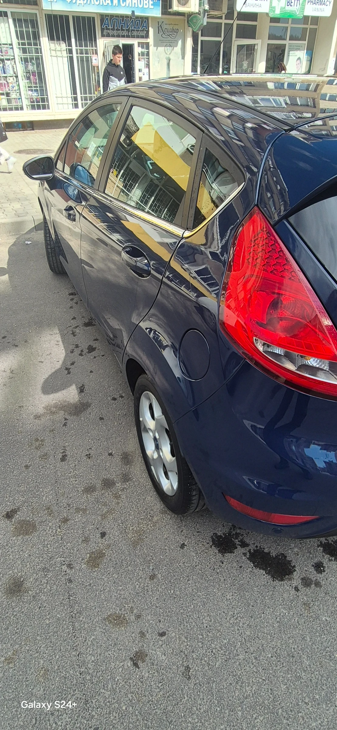 Ford Fiesta 1.4, снимка 8 - Автомобили и джипове - 54769812