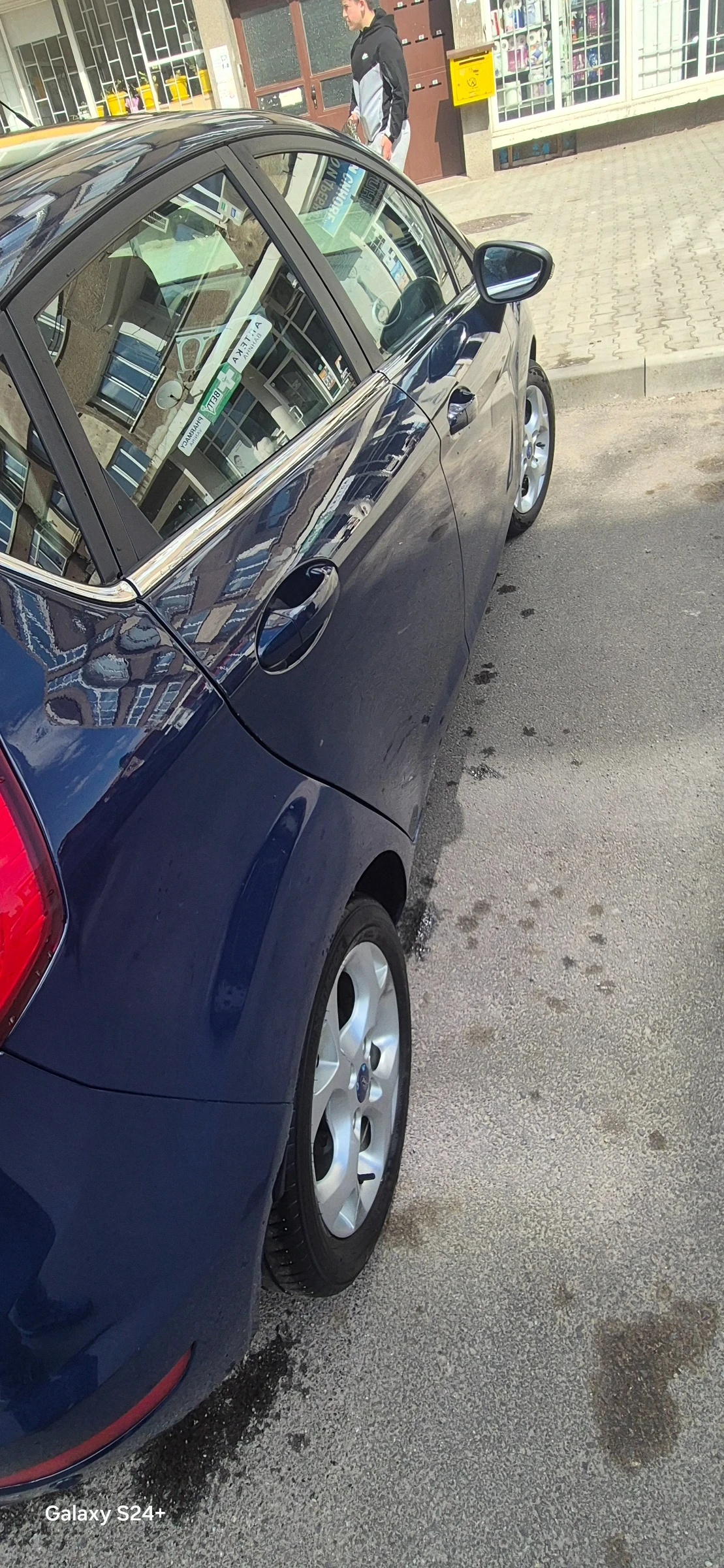 Ford Fiesta 1.4, снимка 9 - Автомобили и джипове - 54769812