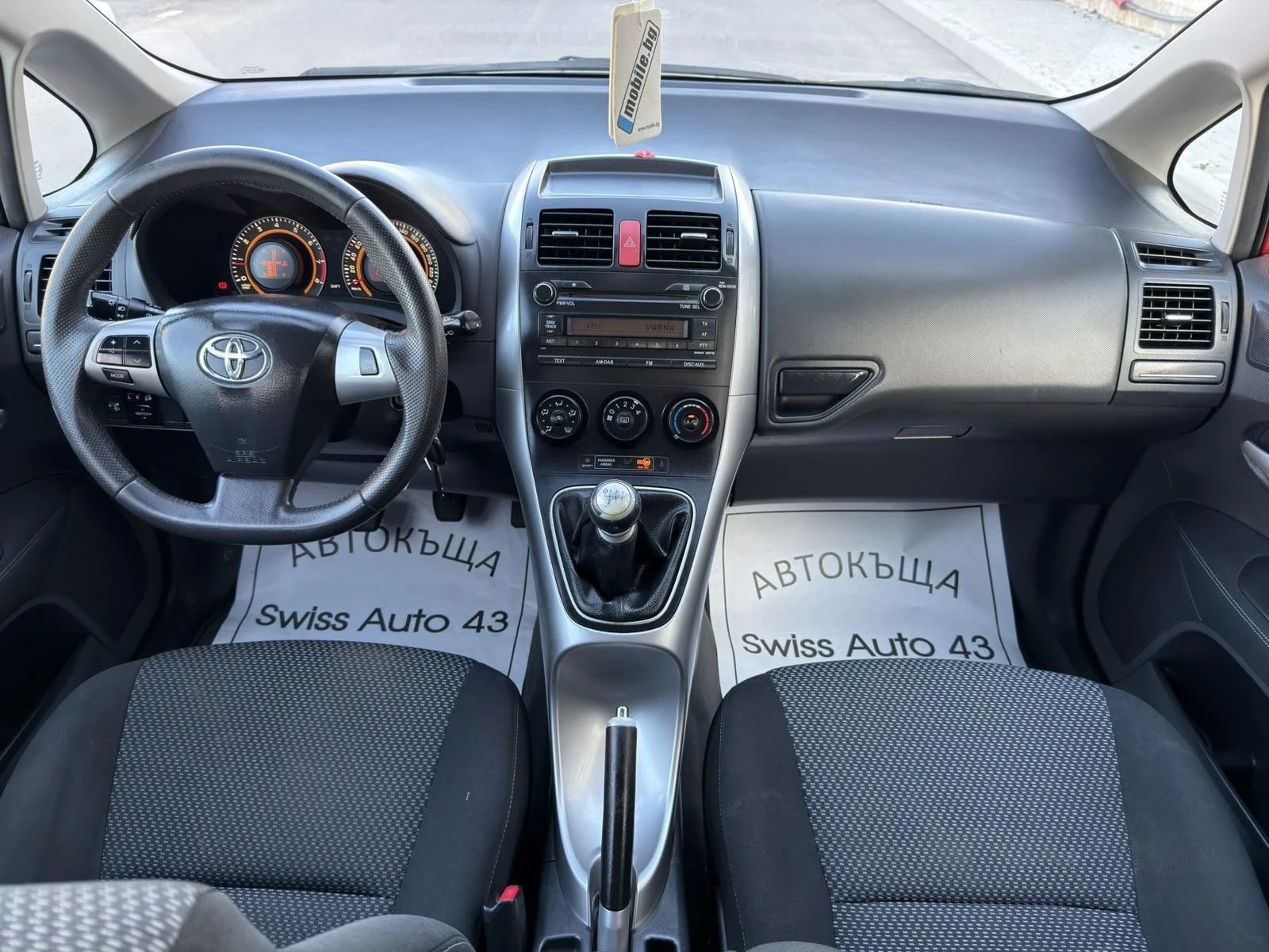 Toyota Auris 1.6i FACE, снимка 10 - Автомобили и джипове - 54842297