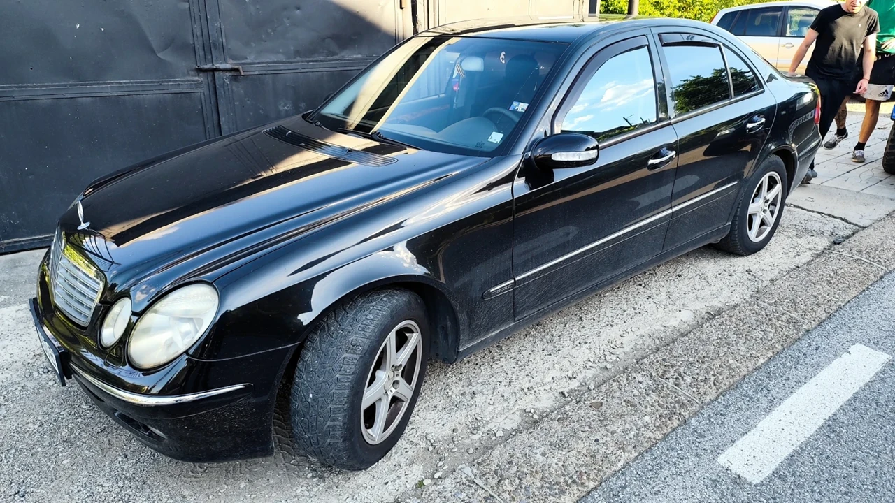 Mercedes-Benz E 240 W211, снимка 2 - Автомобили и джипове - 56069883