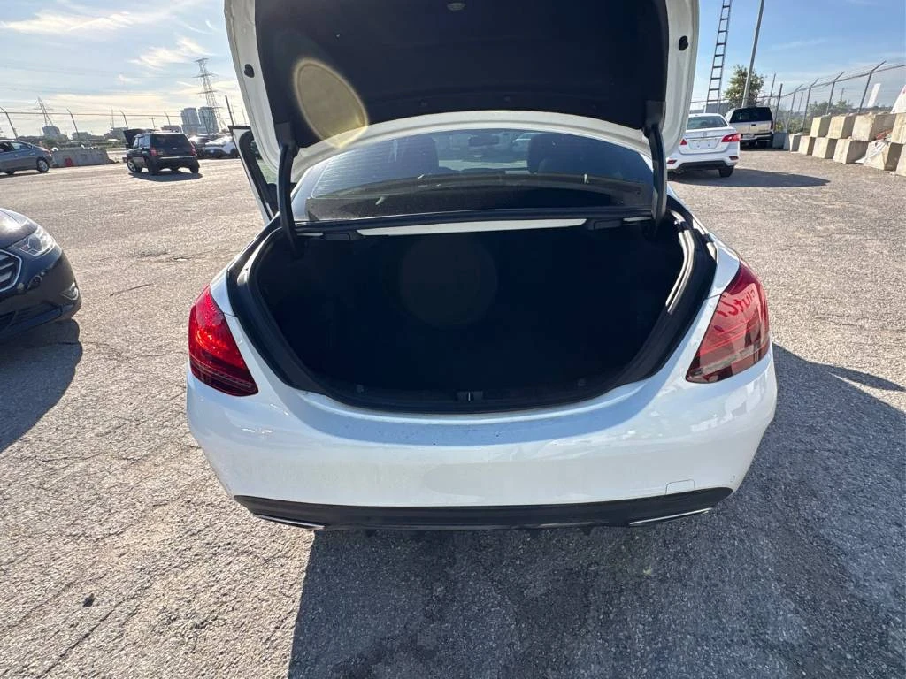 Mercedes-Benz C 300 * CARFAX* ОПЦИЯ ЗА ФИНАНСИРАНЕ* , снимка 13 - Автомобили и джипове - 56073750