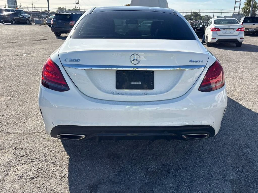 Mercedes-Benz C 300 * CARFAX* ОПЦИЯ ЗА ФИНАНСИРАНЕ* , снимка 4 - Автомобили и джипове - 56073750
