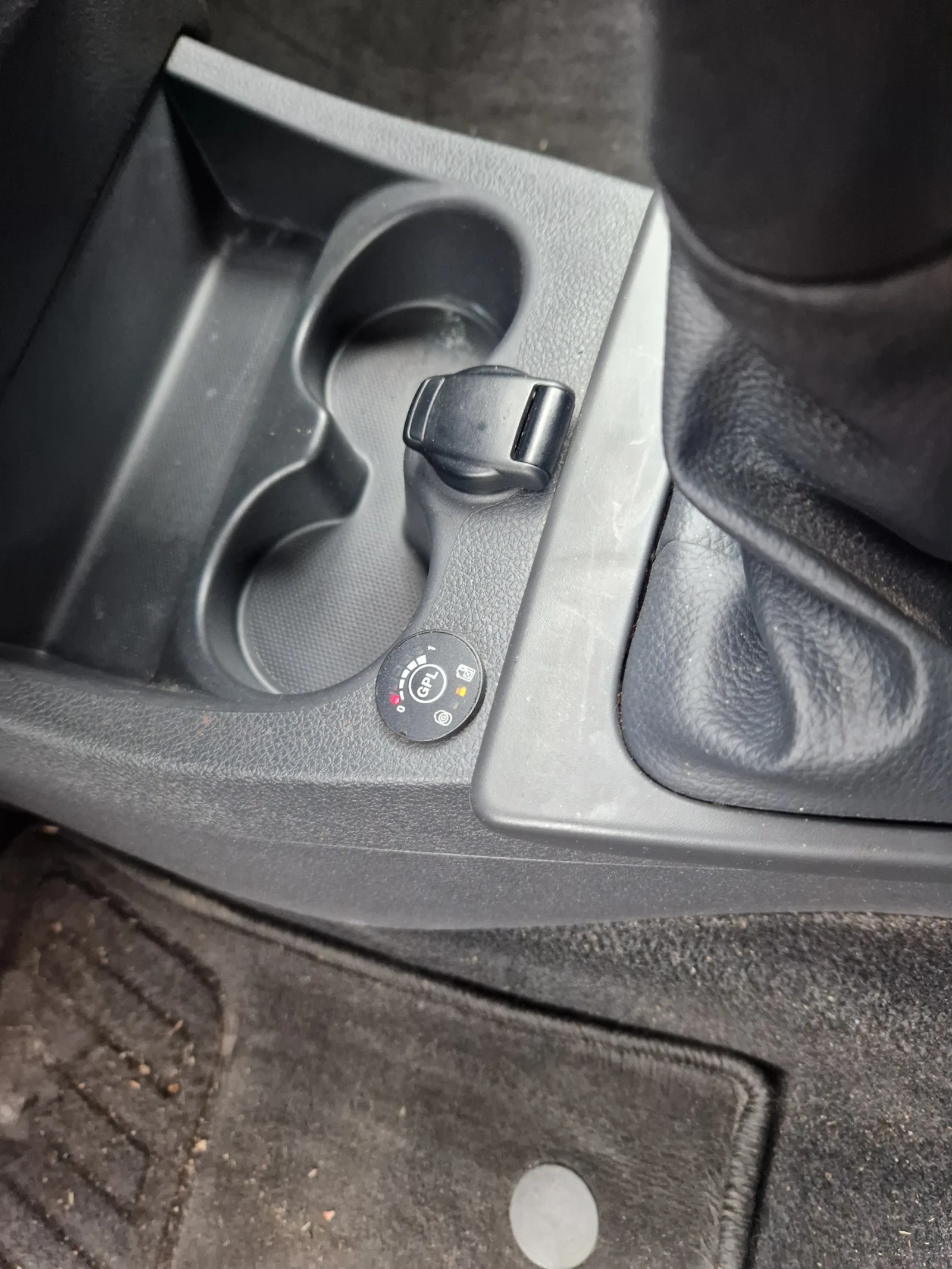 Dacia Dokker 1.6  Газ-бензин , камере, снимка 7 - Автомобили и джипове - 56234285