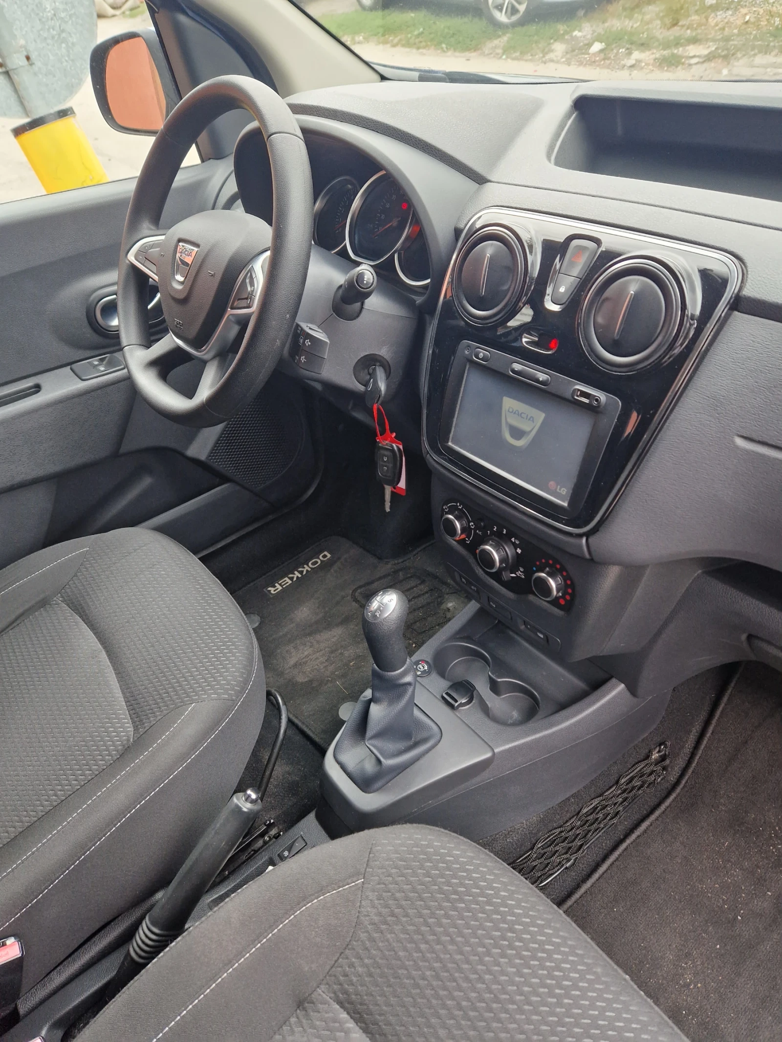 Dacia Dokker 1.6  Газ-бензин , камере, снимка 4 - Автомобили и джипове - 56234285