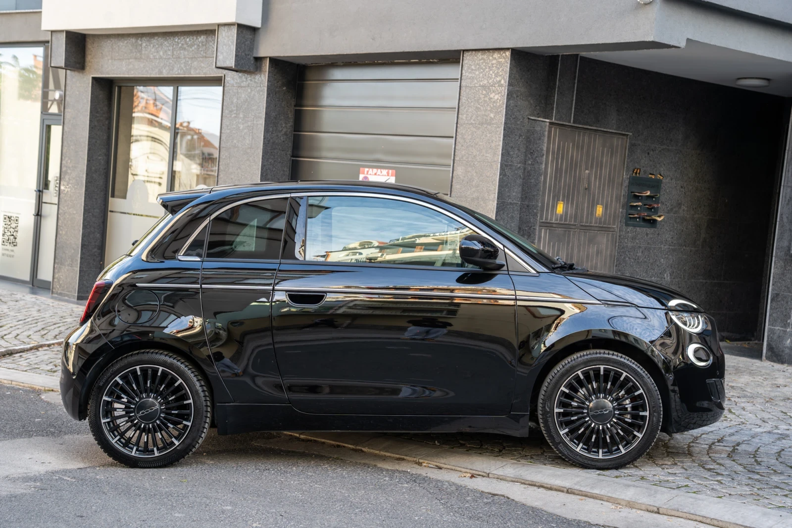 Fiat 500e La Prima 42Kwh, снимка 9 - Автомобили и джипове - 56552658