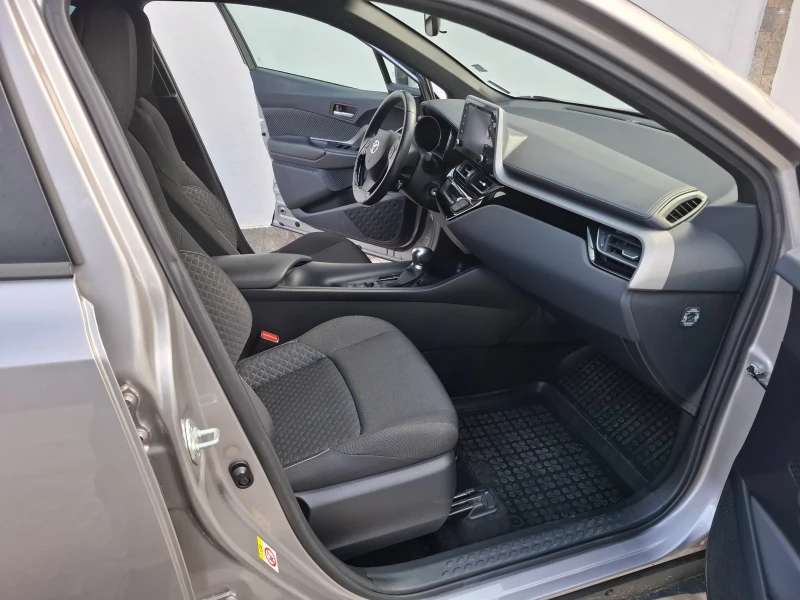 Toyota C-HR Center benzin , снимка 6 - Автомобили и джипове - 53223912