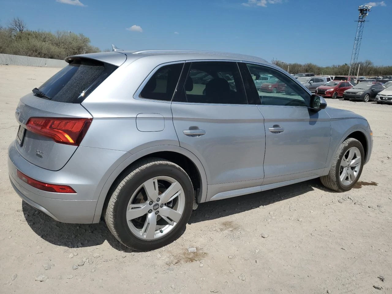 Audi Q5 Premium Plus * Aвтокредит*  - изображение 4