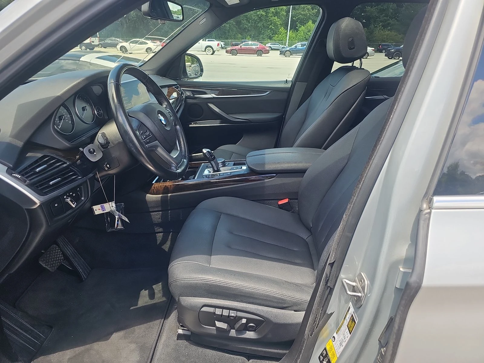BMW X5 xDrive35i Подгрев* Камера* CarPlay* Пано* Keyless  - изображение 8