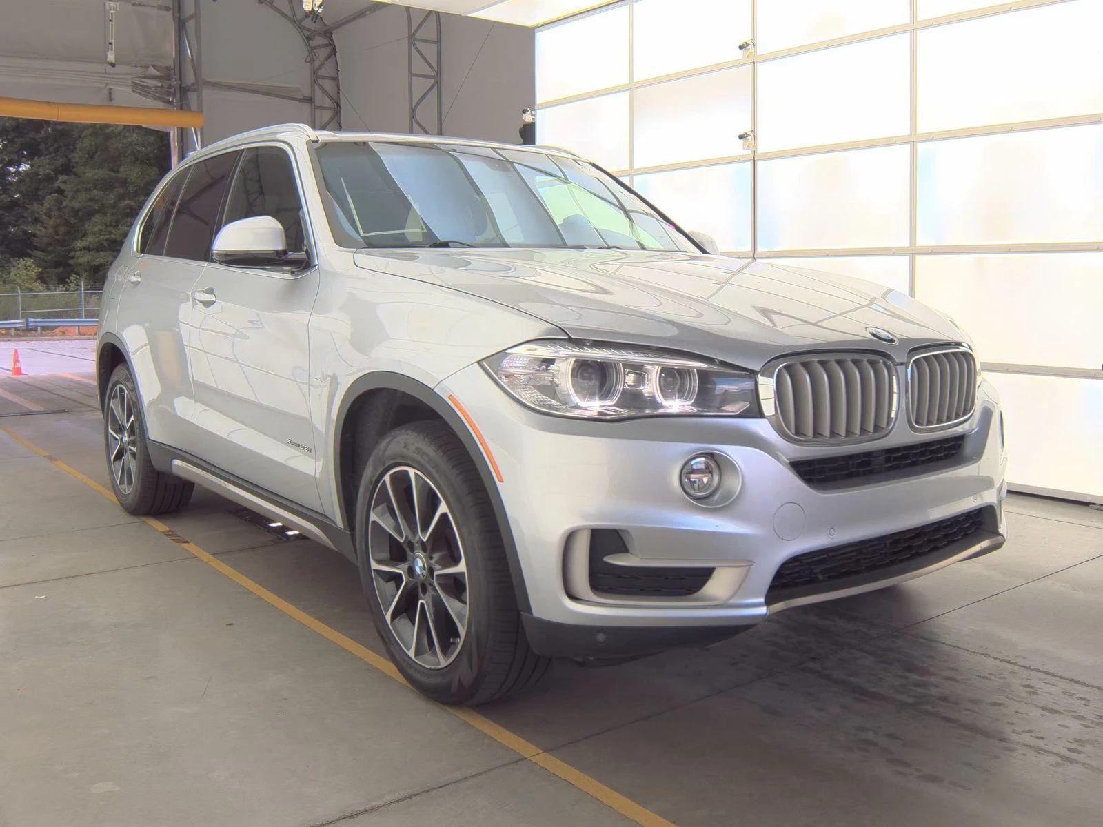 BMW X5 xDrive35i Подгрев* Камера* CarPlay* Пано* Keyless  - изображение 3