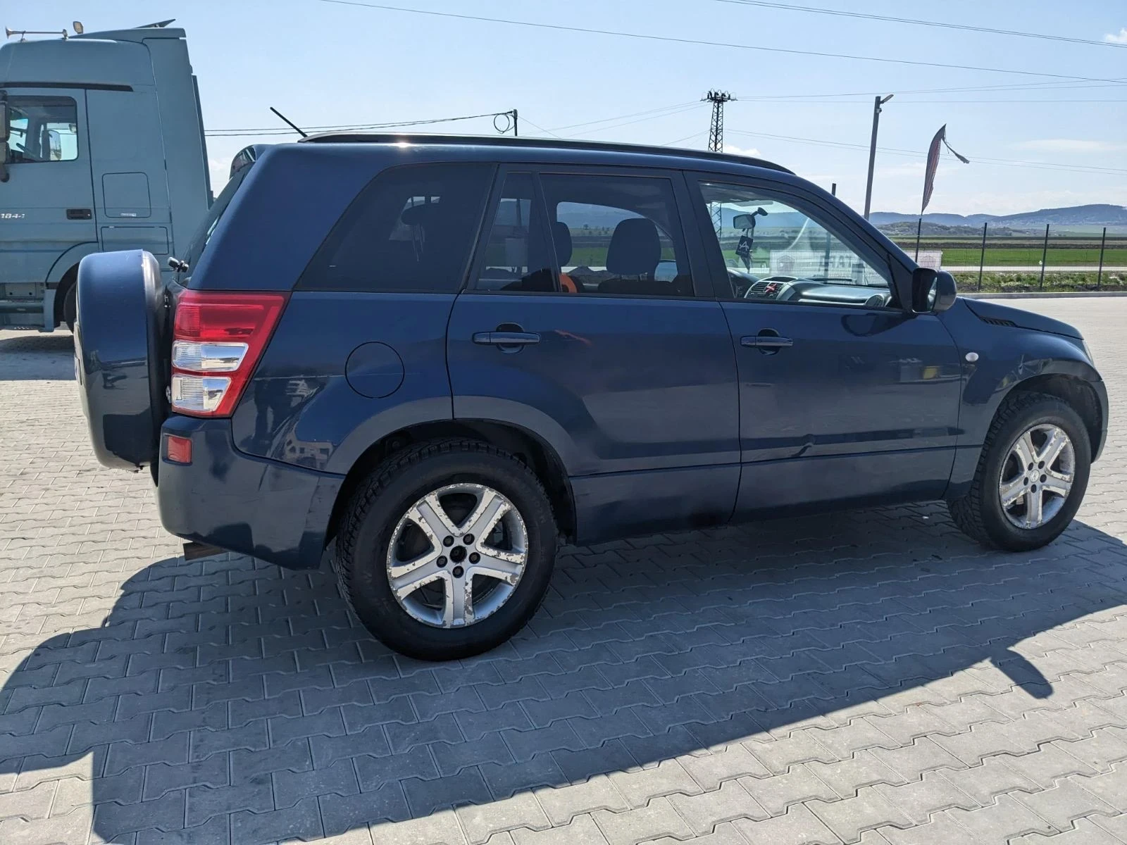 Suzuki Grand vitara 2.0 GaS 4x4, снимка 4 - Автомобили и джипове - 54652856
