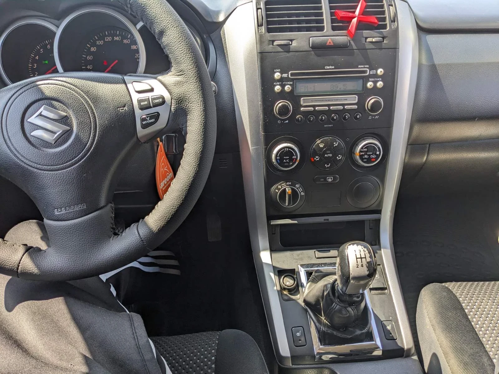 Suzuki Grand vitara 2.0 GaS 4x4, снимка 10 - Автомобили и джипове - 54652856