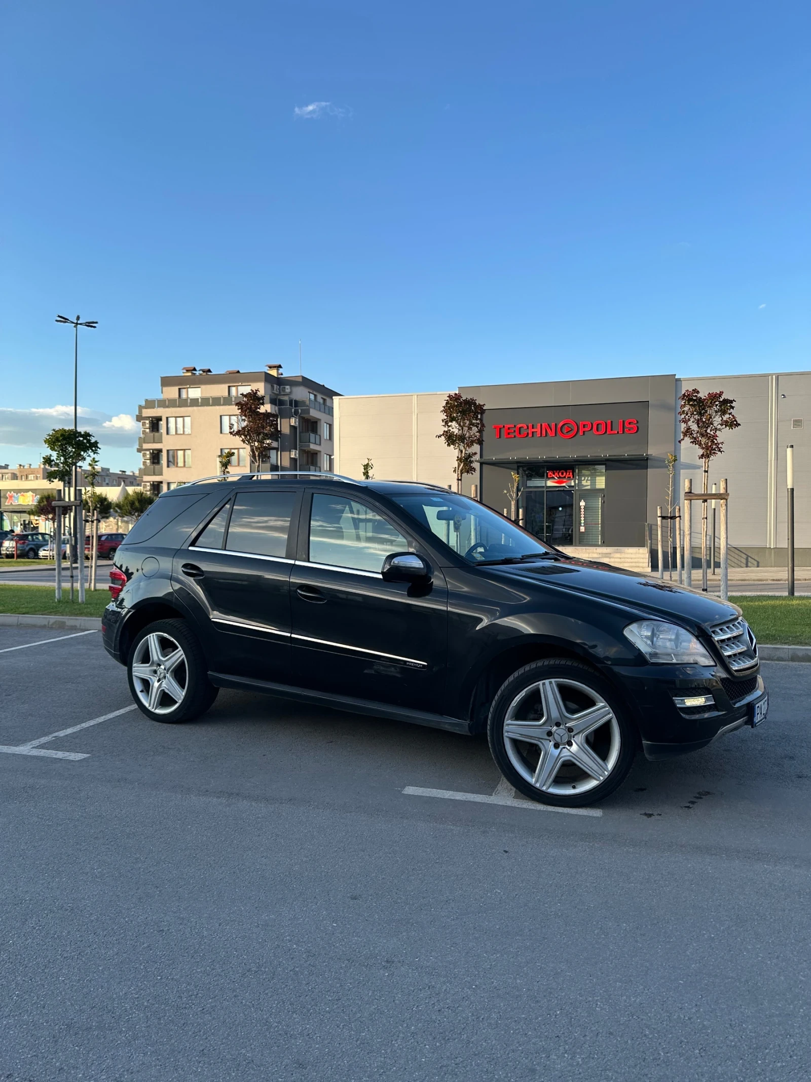 Mercedes-Benz ML 320, снимка 2 - Автомобили и джипове - 54703776