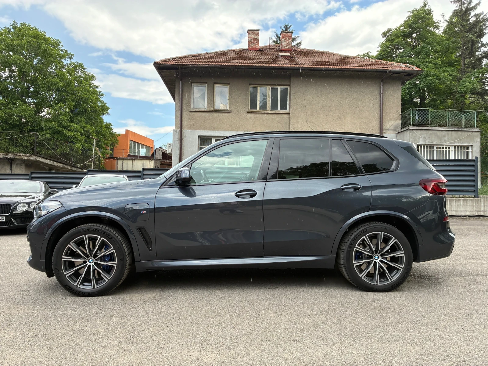 BMW X5 45e/xDrive/M-Sport/Pano/HeadUp/Harman Kardon, снимка 7 - Автомобили и джипове - 54757759