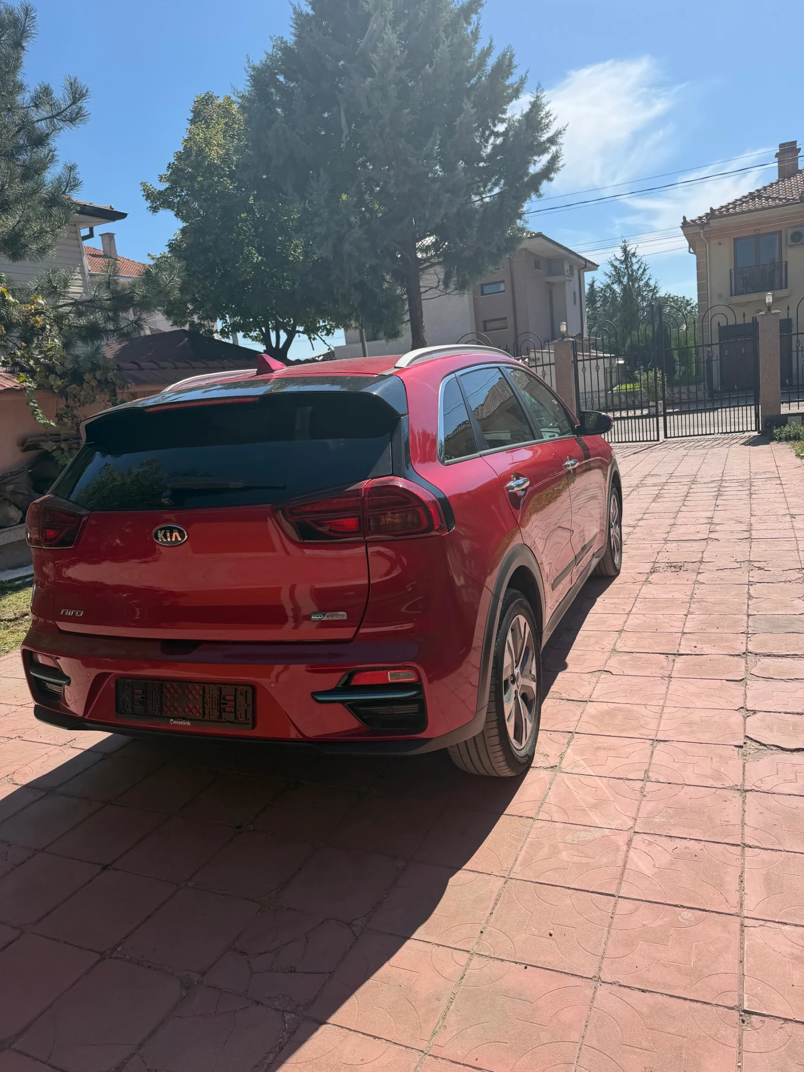 Kia Niro, снимка 4 - Автомобили и джипове - 56129014