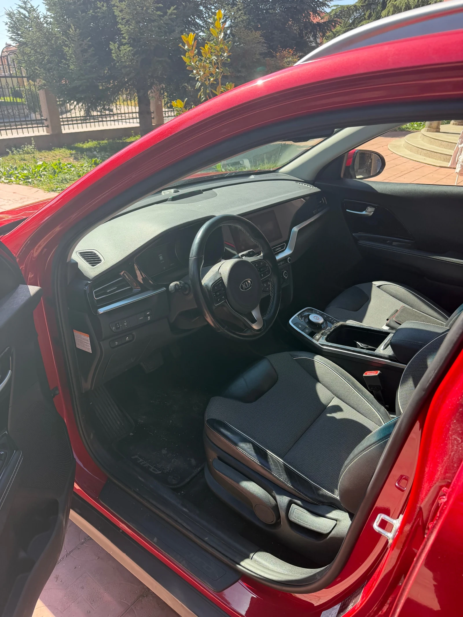 Kia Niro, снимка 8 - Автомобили и джипове - 56129014
