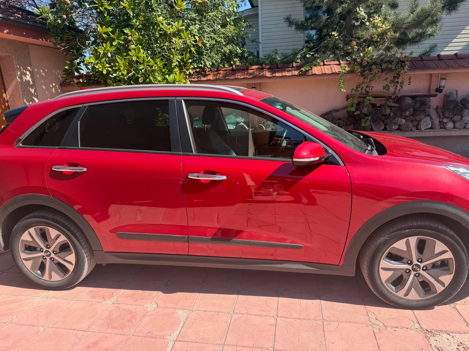 Kia Niro, снимка 3 - Автомобили и джипове - 56129014