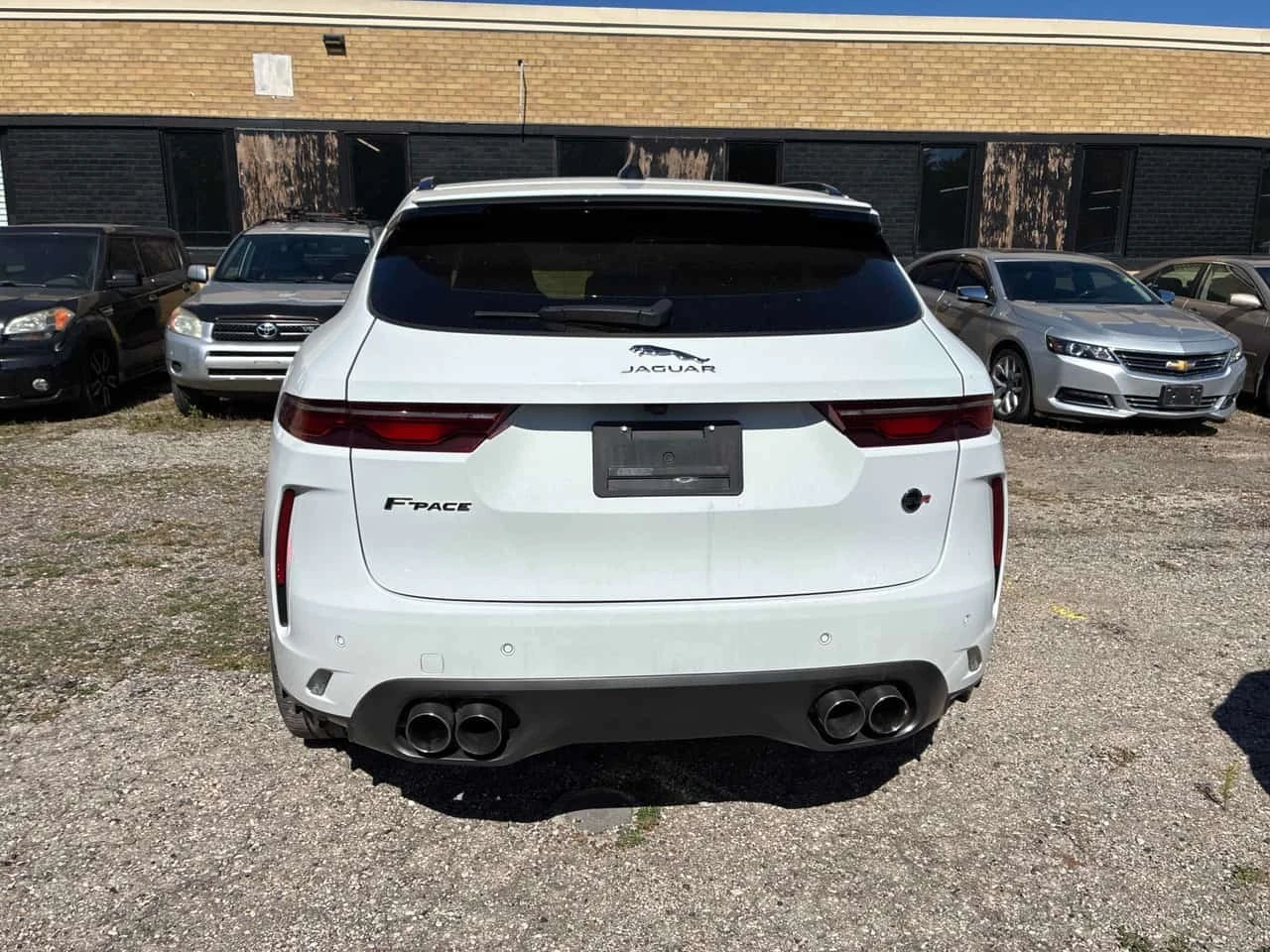 Jaguar F-PACE  P550 SVR / CARFAX / HUD / DISTRONIC / 360 , снимка 7 - Автомобили и джипове - 56310581