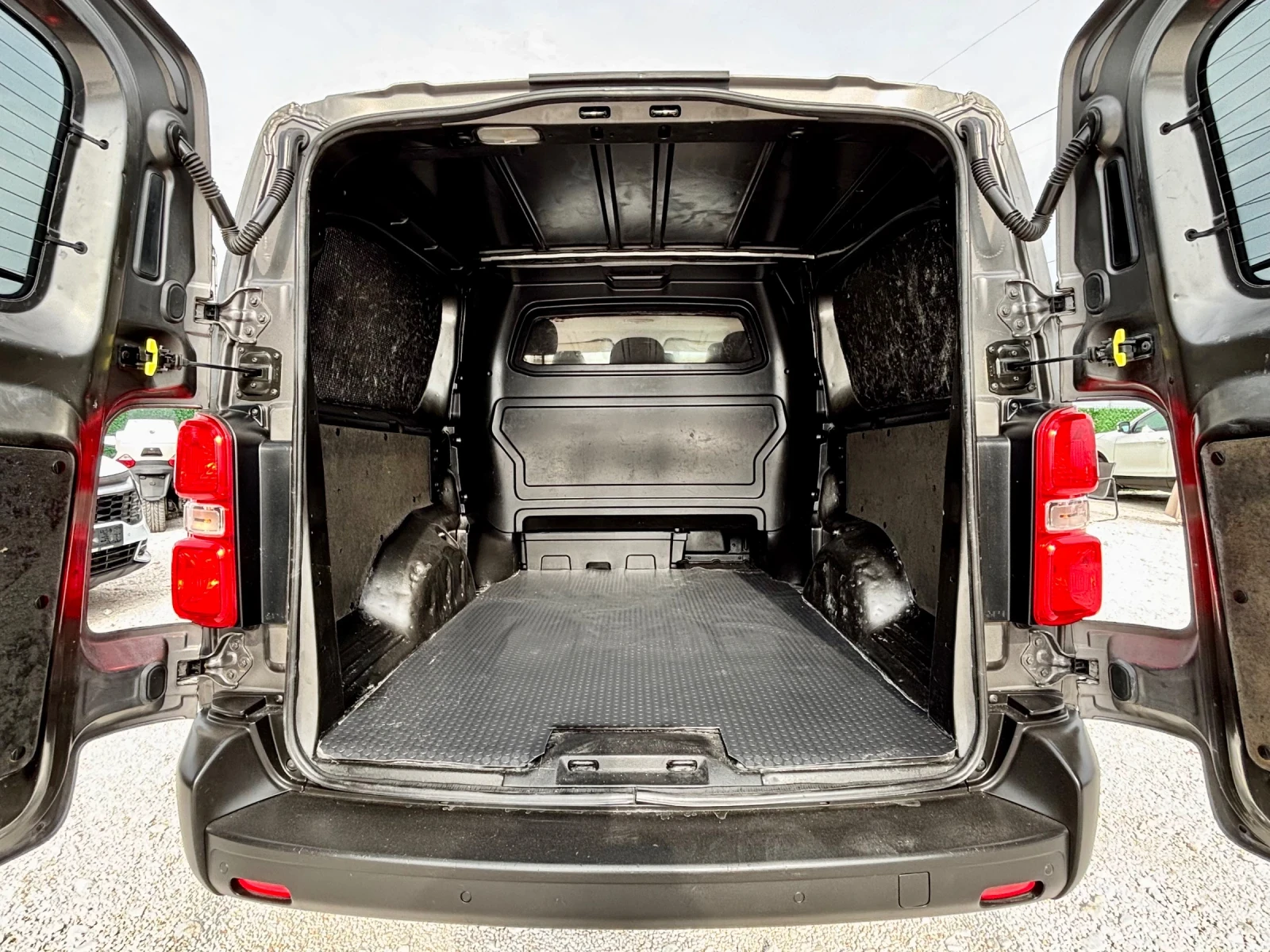 Citroen Jumpy 2.0HDI/6МЕСТЕН/ЕВРО6/ПАРКТРОНИК, снимка 16 - Бусове и автобуси - 54213982