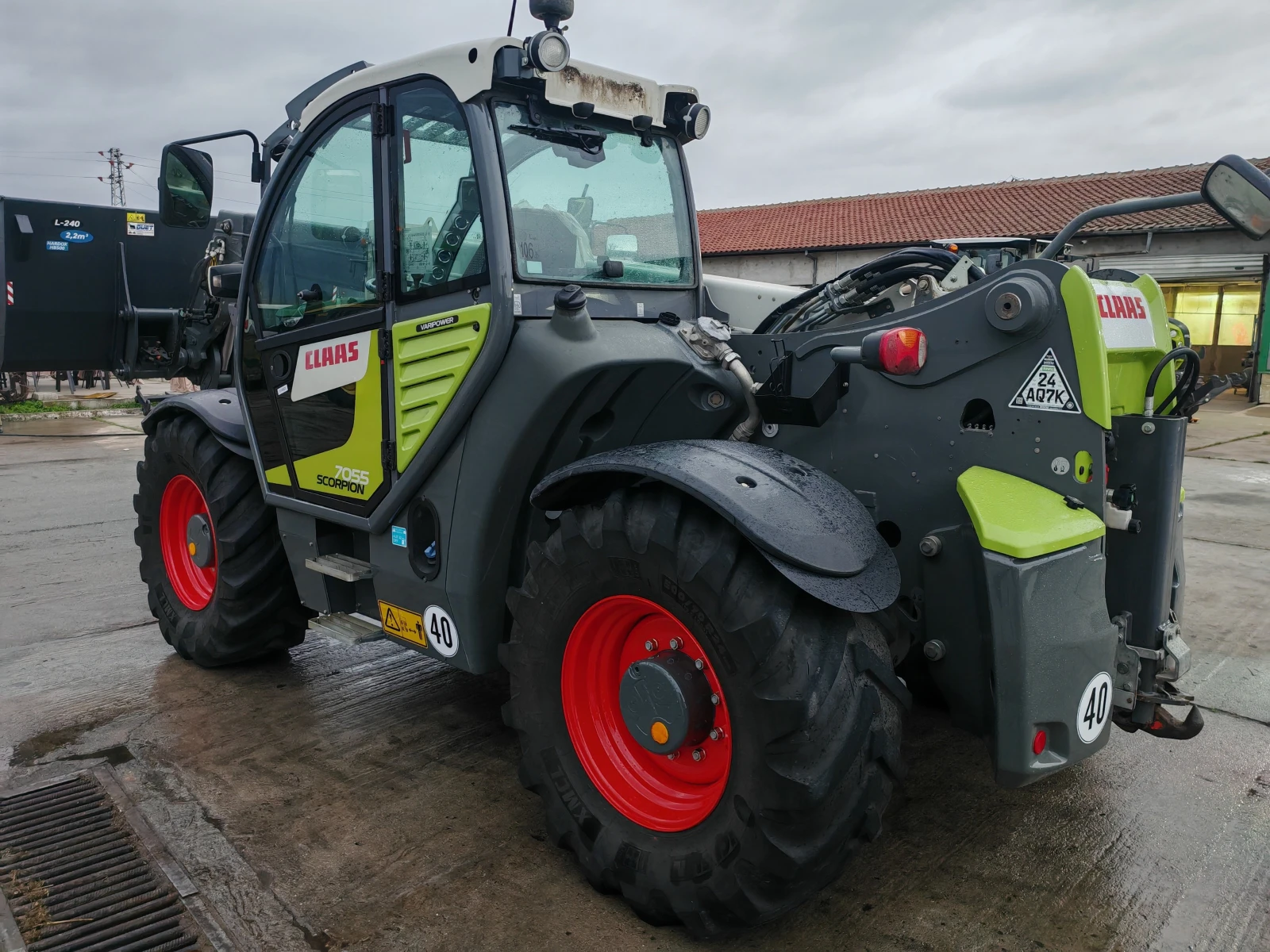   Claas Scorpion 7055     20% | Mobile.bg   4