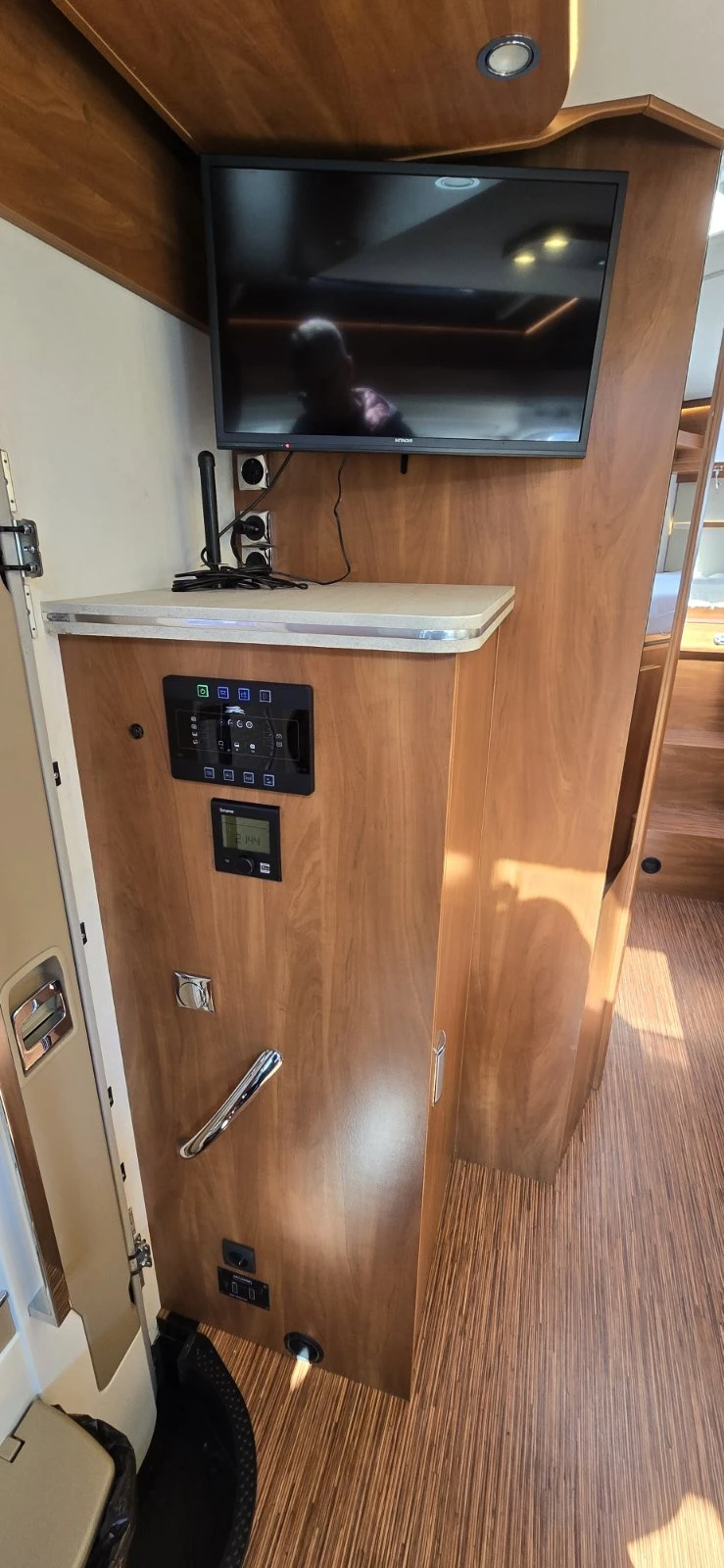 Кемпер Laika Kosmo Emblema 209, снимка 9 - Каравани и кемпери - 53811149