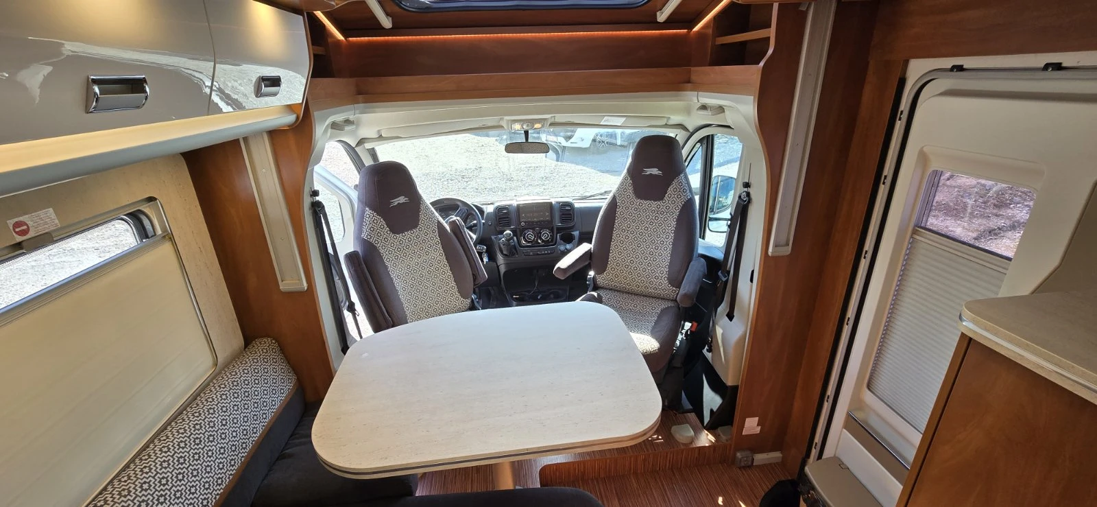 Кемпер Laika Kosmo Emblema 209, снимка 10 - Каравани и кемпери - 53811149