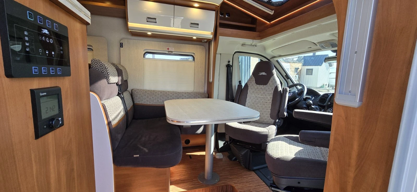 Кемпер Laika Kosmo Emblema 209, снимка 5 - Каравани и кемпери - 53811149