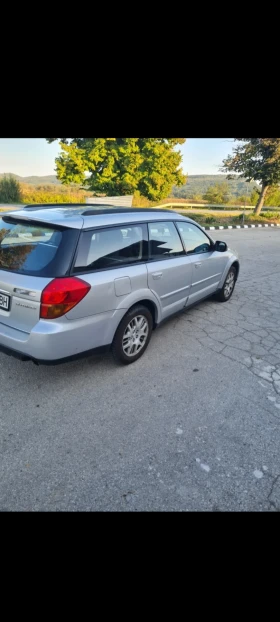 Subaru Outback Комби, снимка 3