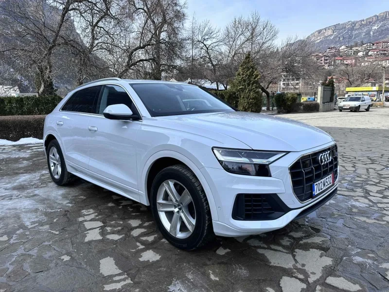 Audi Q8 55TFSI S-line/PROGRESIVE/117хил.км/360/Пано/Обдух, снимка 3 - Автомобили и джипове - 49248657