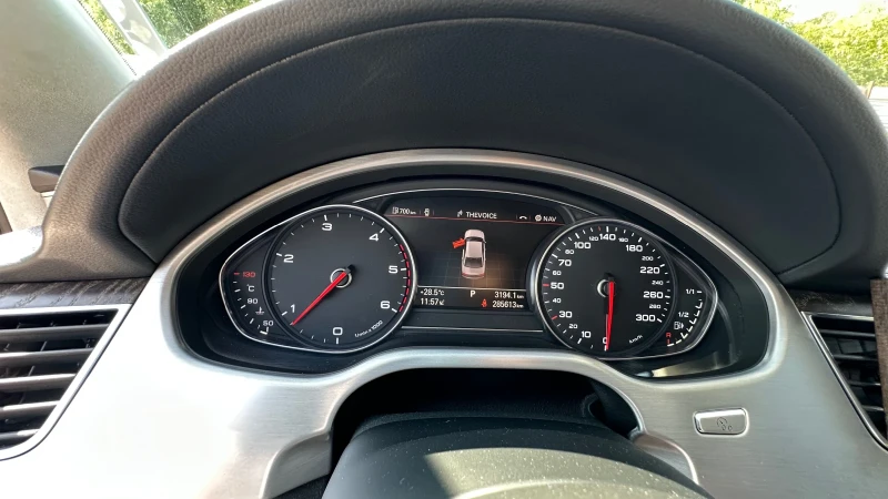Audi A8 MATRIX  EXCLUSIVE MASSAGE HEADUP 360, снимка 15 - Автомобили и джипове - 52460505