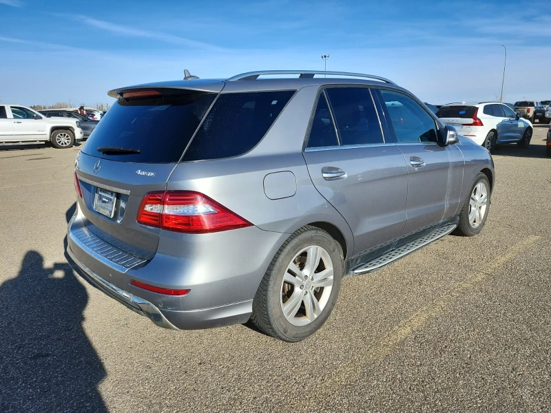Mercedes-Benz ML 550 AMG PACK* * DESIGNO* * CARFAX* * АВТО КРЕДИТ* * , снимка 4 - Автомобили и джипове - 53160785