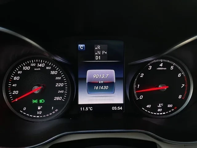 Mercedes-Benz C 300 4MATIC - изображение 8