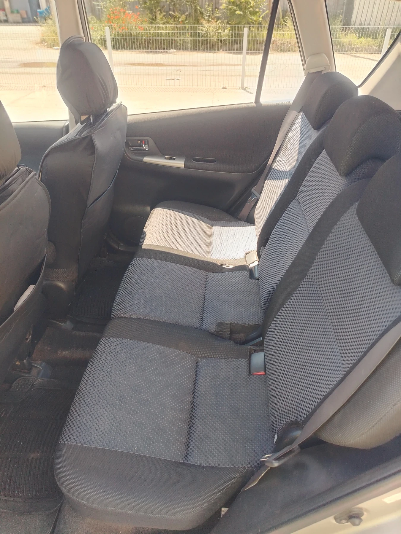 Toyota Corolla verso 2.0d4d  - изображение 9