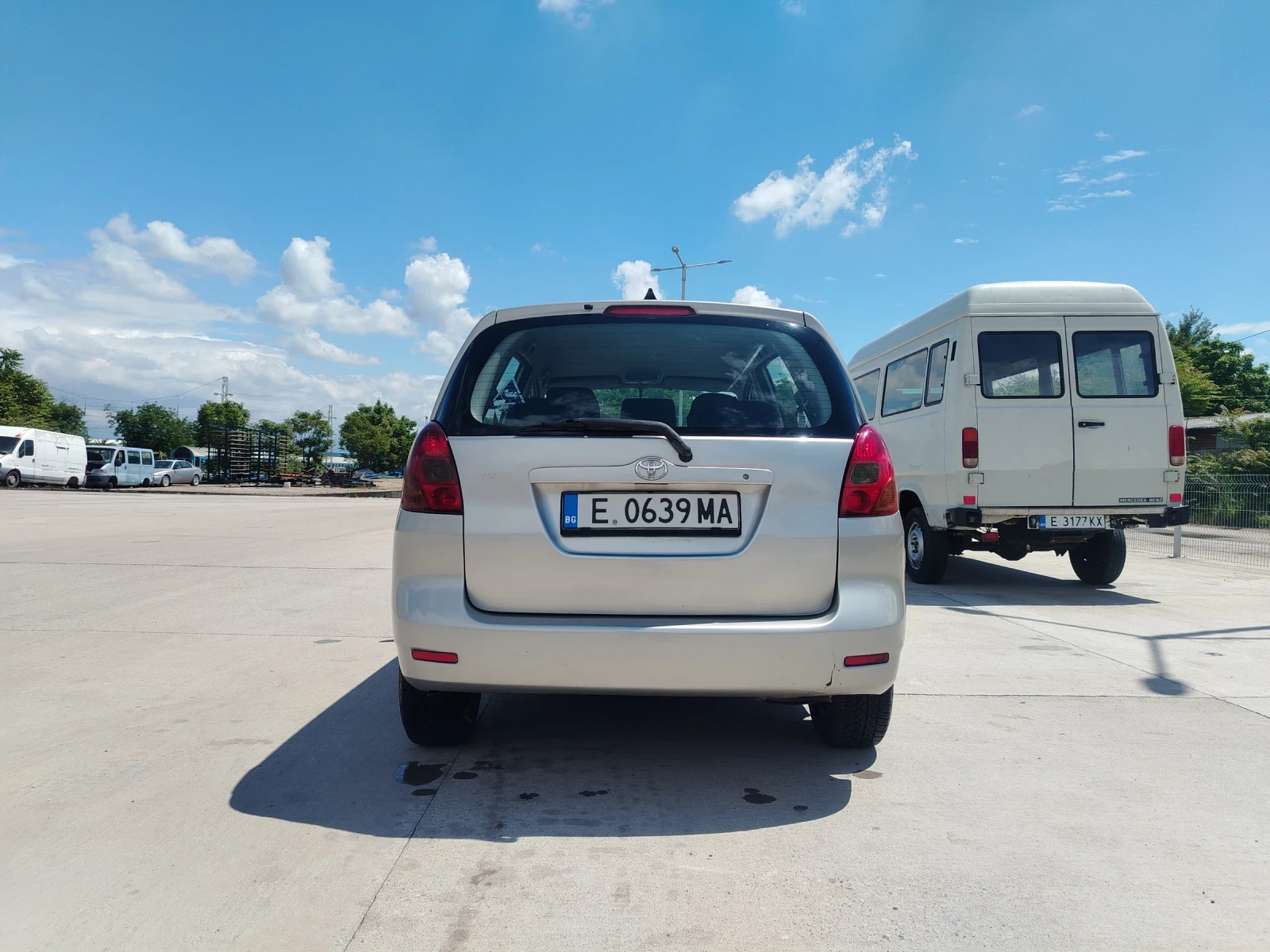 Toyota Corolla verso 2.0d4d  - изображение 3