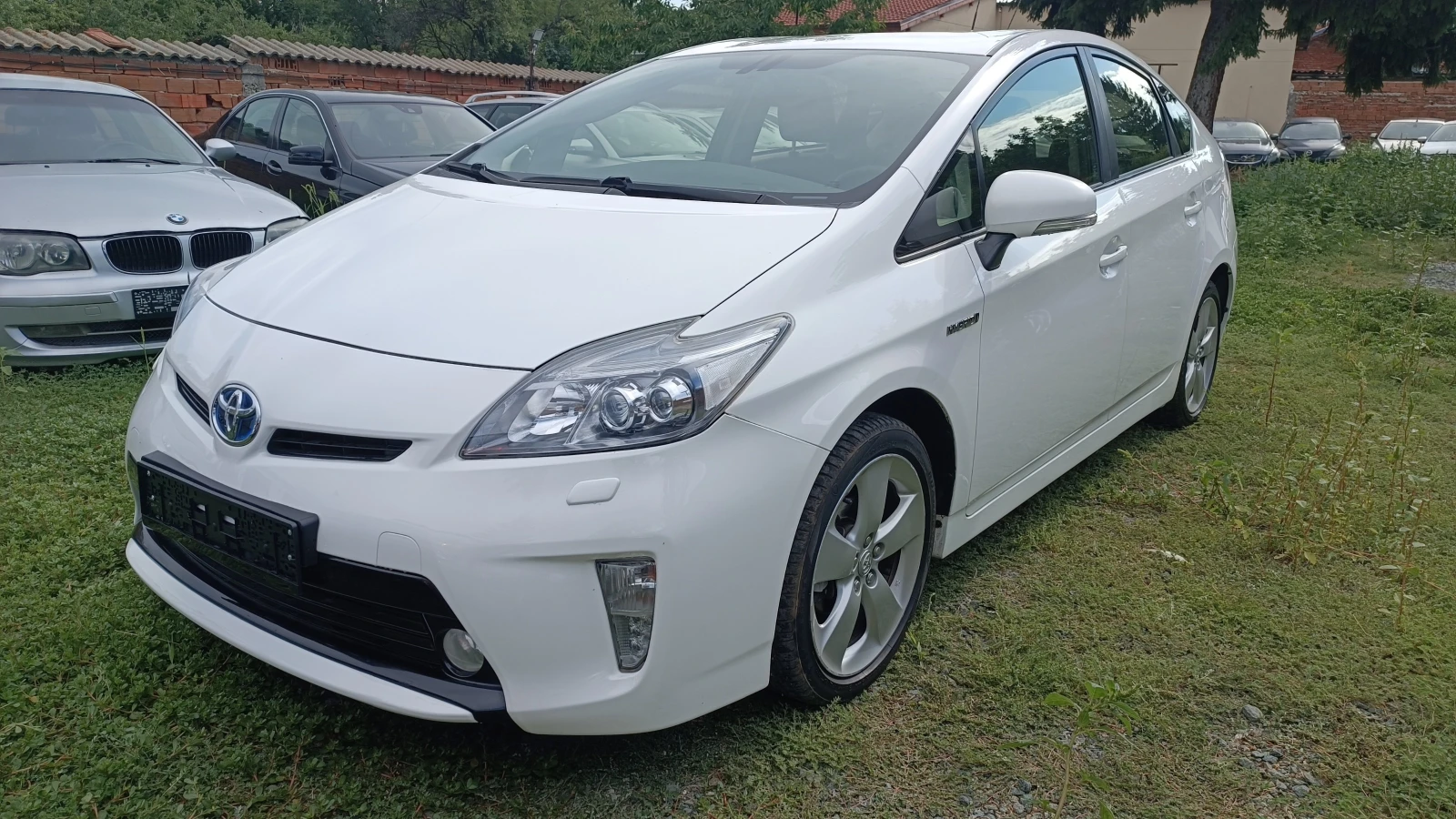 Toyota Prius 1.8 ХИБРИД !!! EURO 5 b !!! ПЕРФЕКТРНА !!! - изображение 3