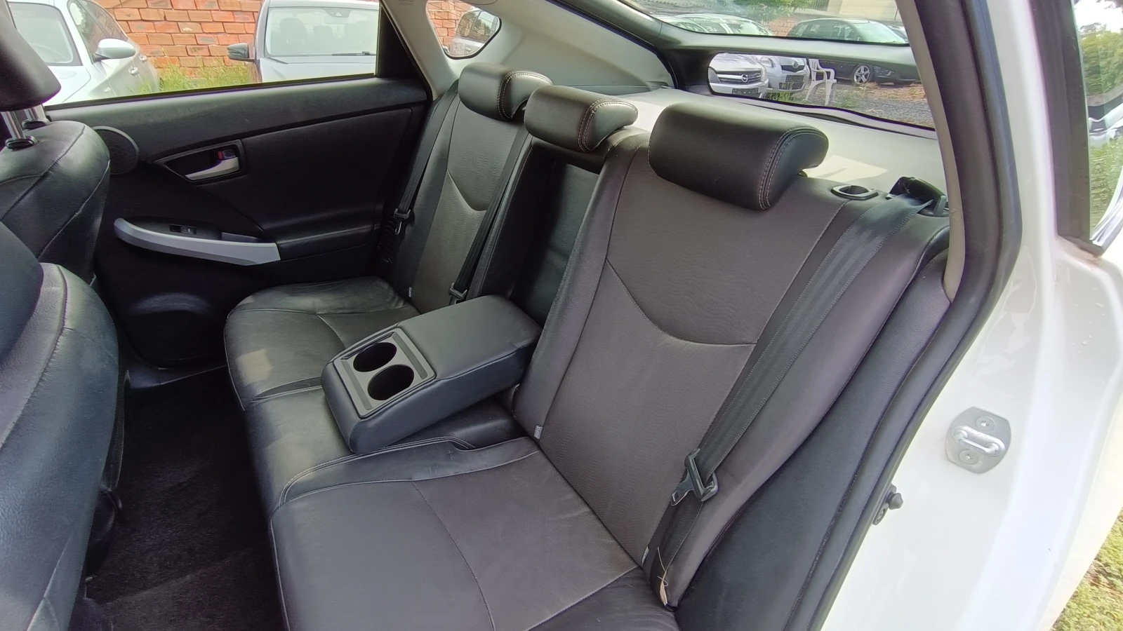 Toyota Prius 1.8 ХИБРИД !!! EURO 5 b !!! ПЕРФЕКТРНА !!! | Mobile.bg — изображение 13