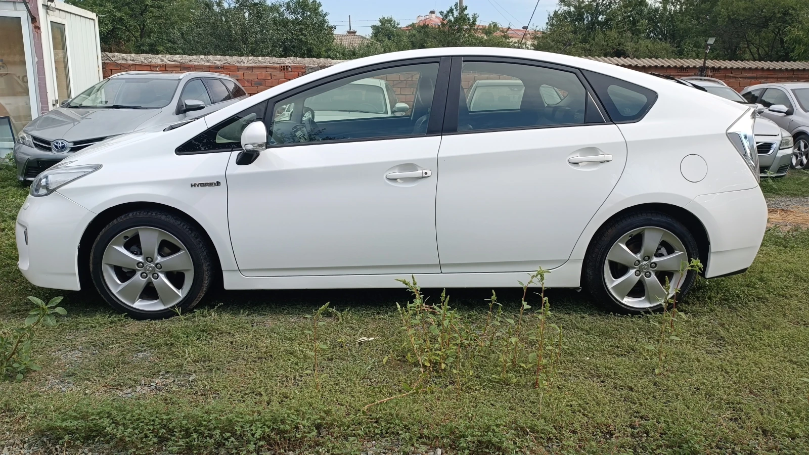 Toyota Prius 1.8 ХИБРИД !!! EURO 5 b !!! ПЕРФЕКТРНА !!! - изображение 4