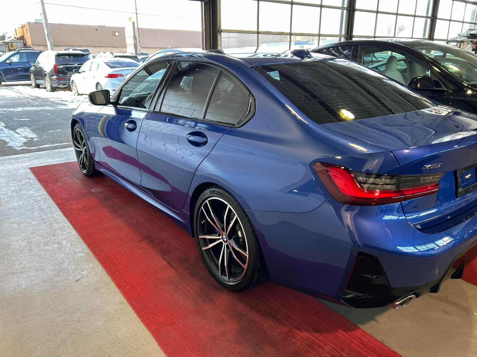 BMW 330 330I xDrive Mpack - изображение 3