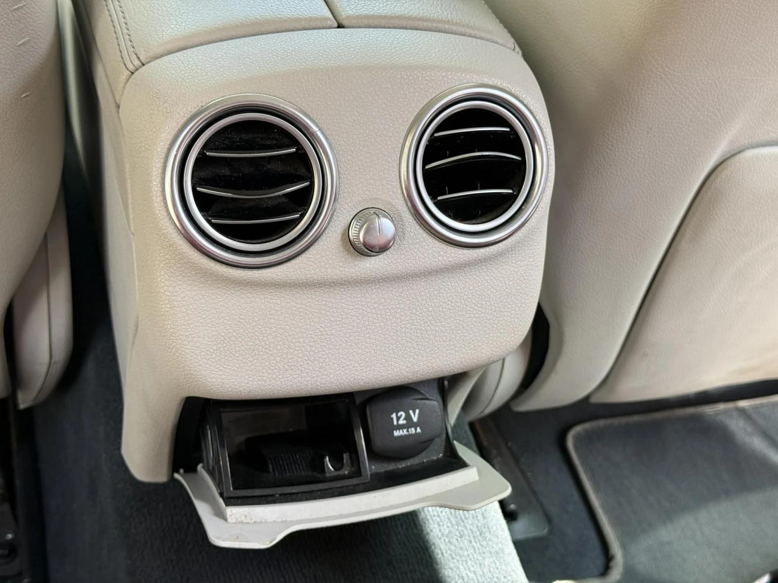 Mercedes-Benz C 300 Burmester, 4matic, снимка 16 - Автомобили и джипове - 54230888