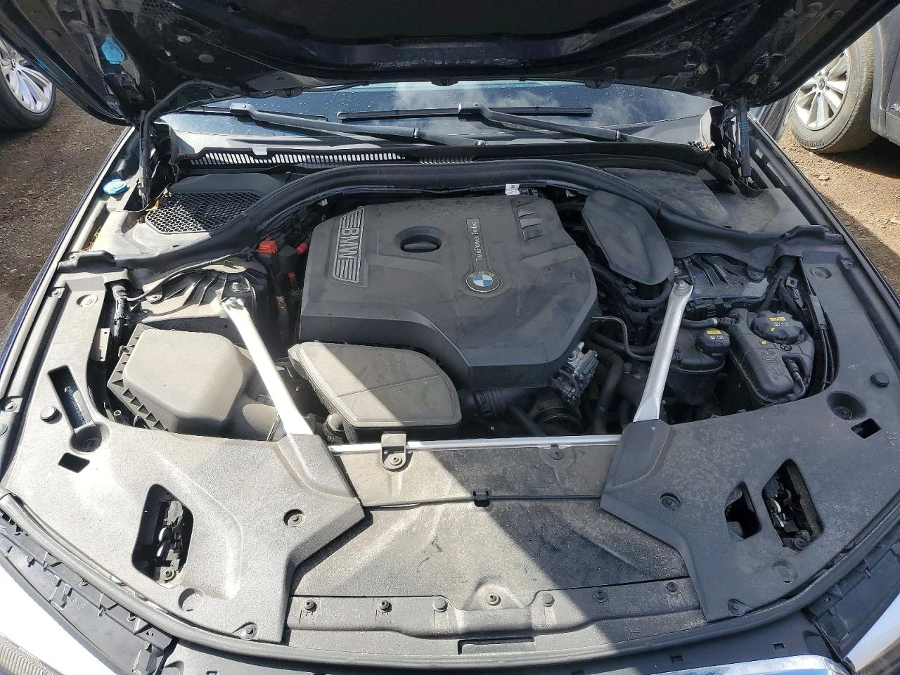 BMW 530 Xi* B48* Панорама* Бяла кожа, снимка 10 - Автомобили и джипове - 54368391