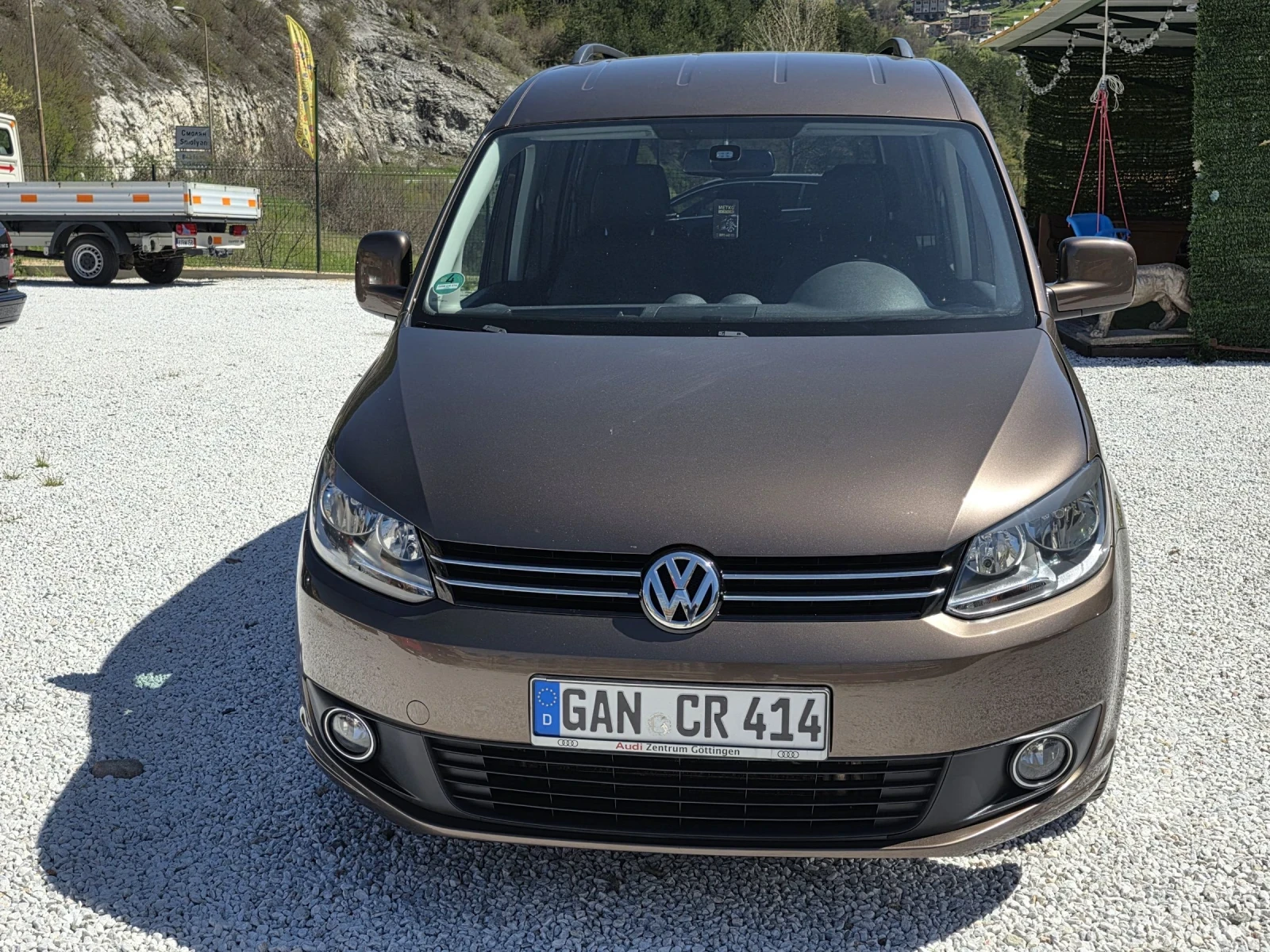 VW Caddy 1.6 TDI Life, снимка 2 - Автомобили и джипове - 54485618