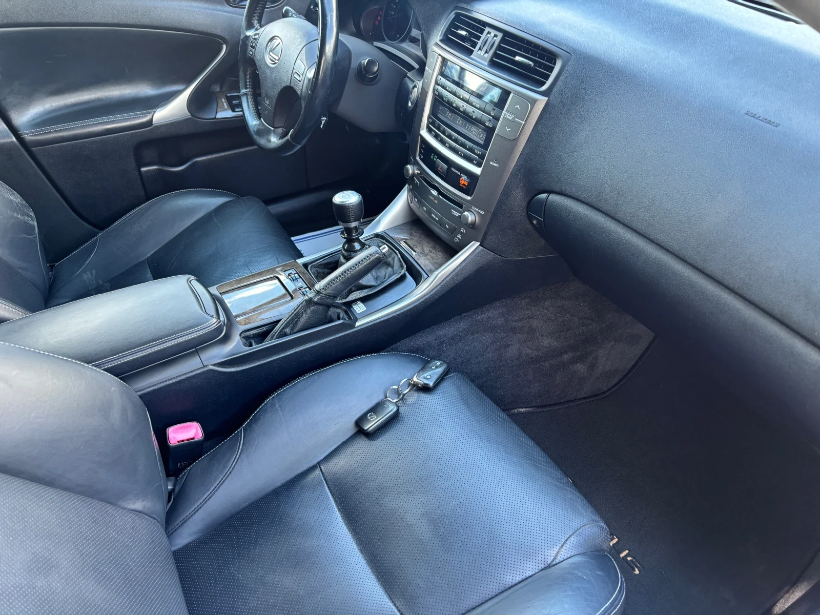 Lexus IS 220d 2009+ ФЕЙС+ 2.2+ 6ск+ ПЕРЛА+ КОЖА, снимка 14 - Автомобили и джипове - 54631596